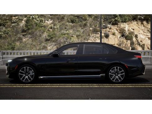 Used 2026 BMW i7 xDrive60 w/ Executive Package AWD/4WD image 4