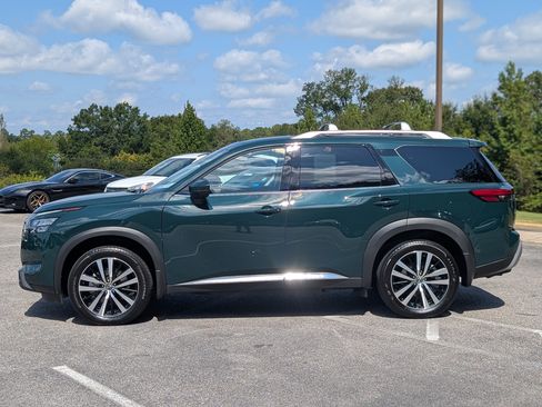 Used 2025 Nissan Pathfinder Platinum w/ Cargo Package FWD image 6