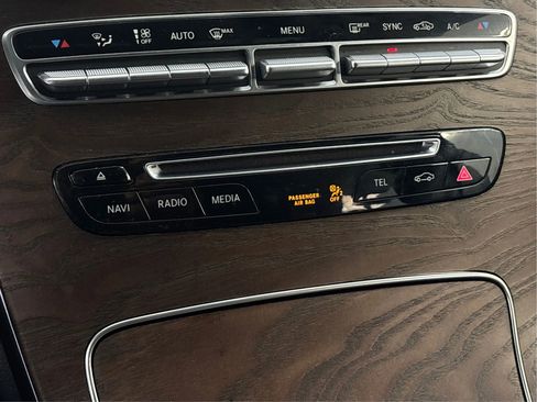 Used 2019 Mercedes-Benz GLC 300 4MATIC Coupe image 39