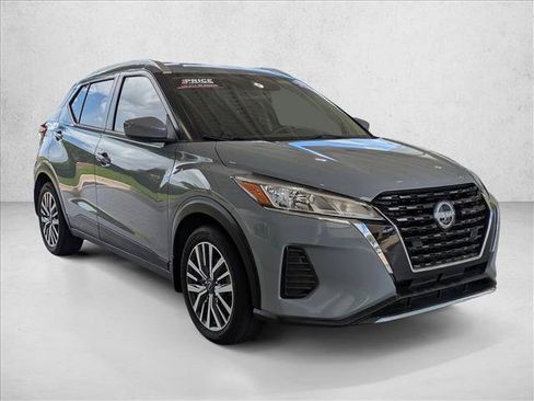 Used 2023 Nissan Kicks SV FWD image 3