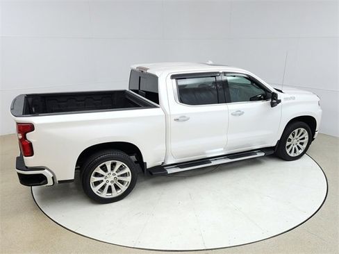 Used 2019 Chevrolet Silverado 1500 High Country image 24