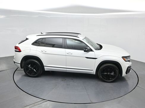 Used 2023 Volkswagen Atlas Cross Sport SEL R-Line AWD/4WD image 38