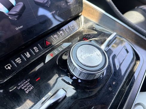 Used 2022 Jeep Grand Wagoneer Series II w/ Convenience Group III AWD/4WD image 22