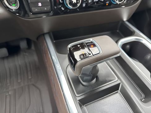 Used 2025 GMC Sierra 1500 SLT image 18