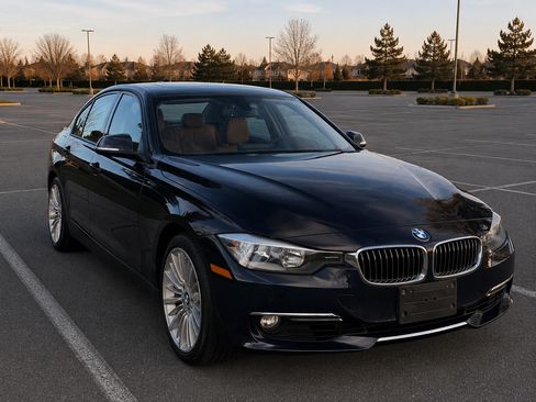 Used 2012 BMW 328i Sedan RWD image 3