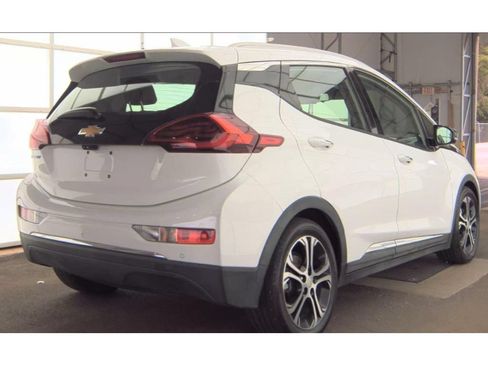 Used 2018 Chevrolet Bolt Premier w/ Driver Confidence II Package FWD image 3