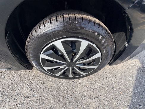 Used 2014 Toyota Corolla LE FWD image 24