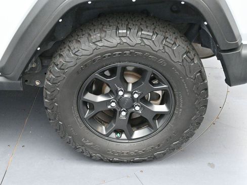 Used 2022 Jeep Wrangler Sport AWD/4WD image 29