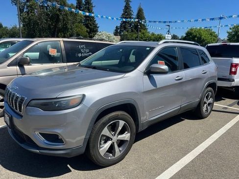 Used 2019 Jeep Cherokee Limited AWD/4WD image 1