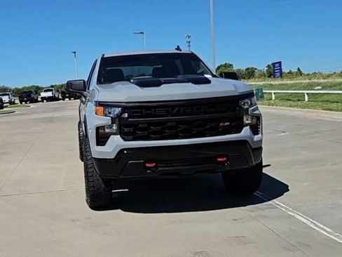 Used 2024 Chevrolet Silverado 1500 Custom Trail Boss AWD/4WD image 3