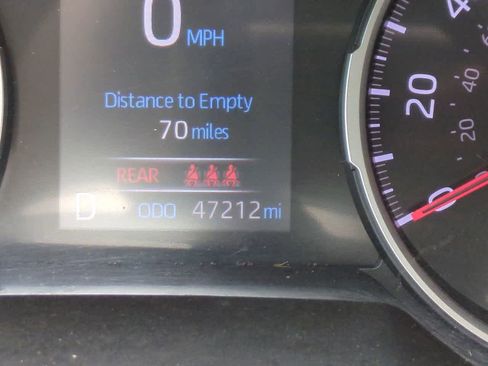 Certified 2021 Toyota RAV4 LE FWD image 24