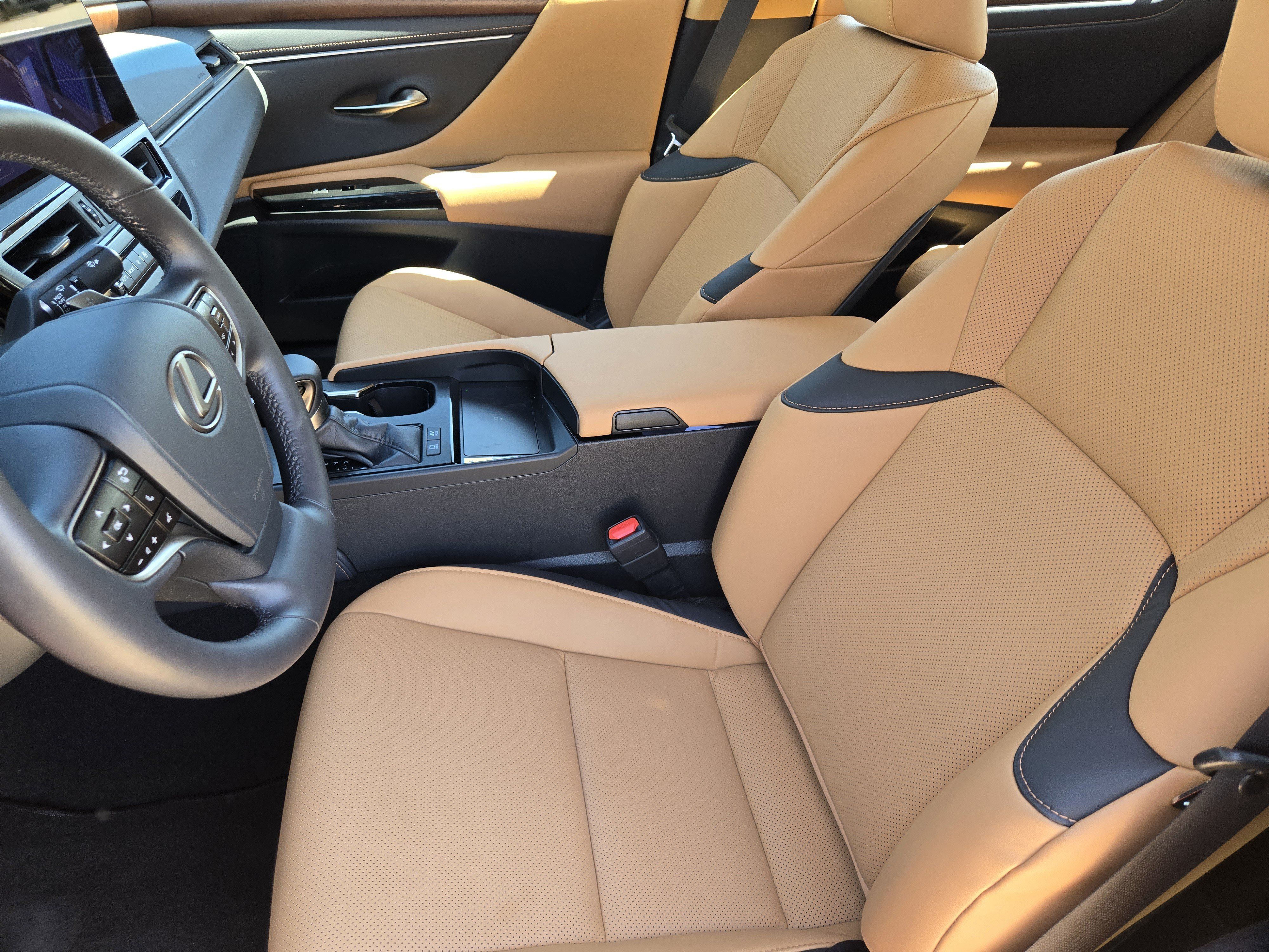 Used 2025 Lexus ES 300h w/ Premium Package FWD image 19