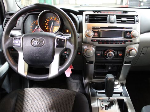 Used 2013 Toyota 4Runner SR5 w/ Convenience Pkg image 2