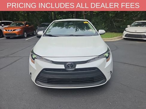 Used 2024 Toyota Corolla LE FWD image 2