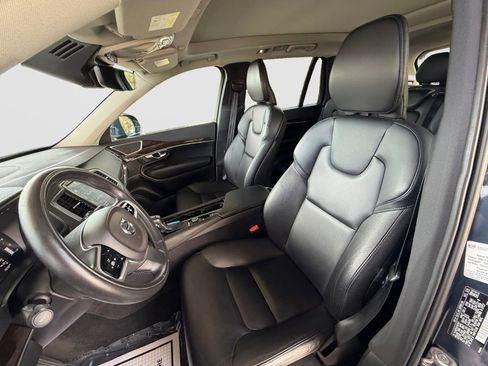 Used 2019 Volvo XC90 T5 Momentum image 11