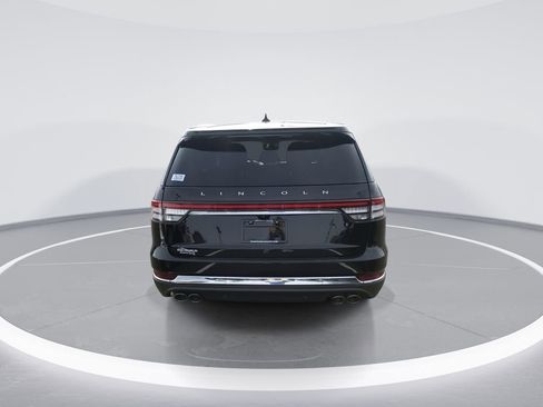 Used 2023 Lincoln Aviator Standard image 7