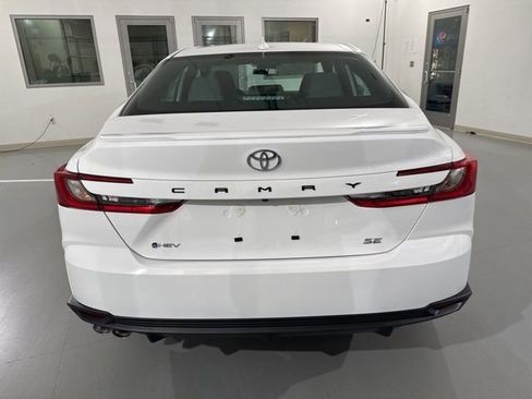 New 2026 Toyota Camry SE image 8