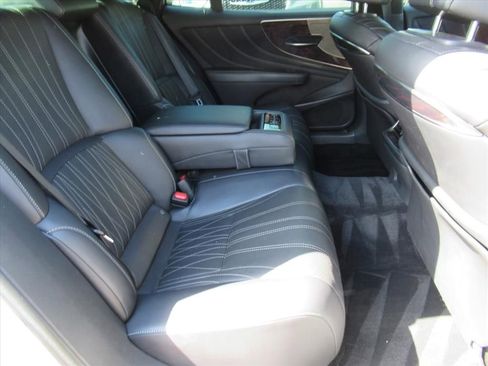 Used 2019 Lexus LS 500 image 29