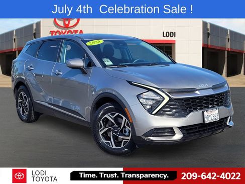Used 2023 Kia Sportage LX FWD image 1