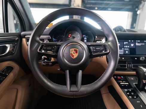 Certified 2023 Porsche Macan S AWD/4WD image 32