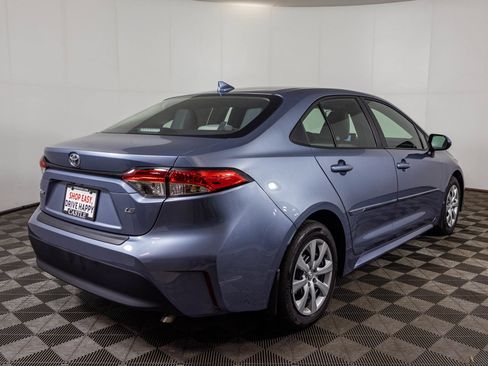 Used 2025 Toyota Corolla LE FWD image 12