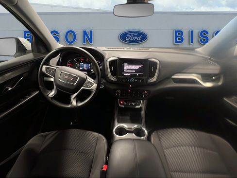 Used 2024 GMC Terrain SLE image 9