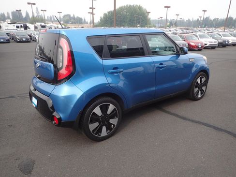 Used 2016 Kia Soul + w/ Designer's Package FWD image 5