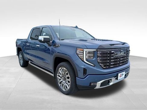 New 2026 GMC Sierra 1500 Denali Ultimate w/ LPO, Black Badging Package AWD/4WD image 7