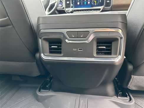 Used 2024 Chevrolet Silverado 1500 High Country w/ High Country Premium Package AWD/4WD image 29