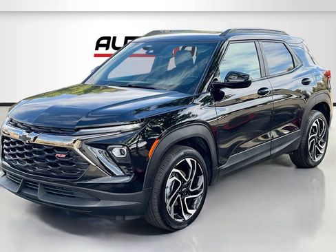 Used 2026 Chevrolet TrailBlazer RS w/ Convenience Package AWD/4WD image 3