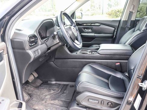 Used 2025 Honda Pilot Touring image 22