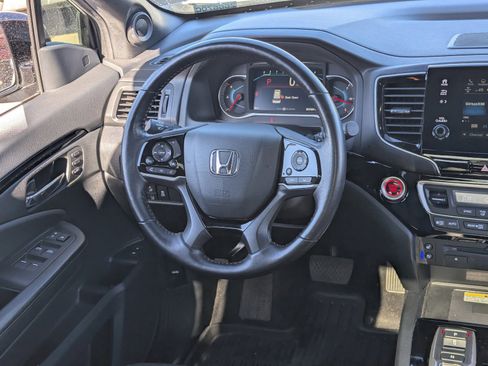 Used 2021 Honda Pilot Black Edition image 16