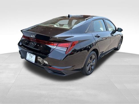 Used 2023 Hyundai Elantra SEL FWD image 7