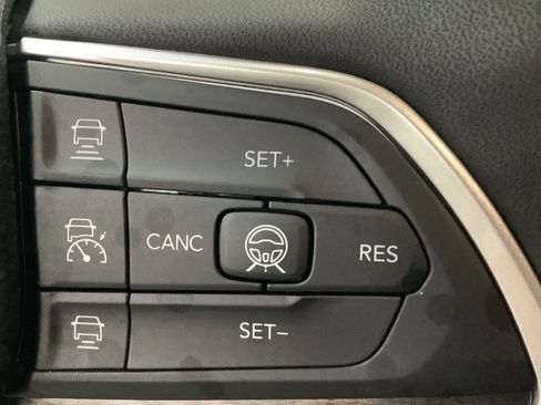 New 2026 Jeep Grand Cherokee Altitude AWD/4WD image 17
