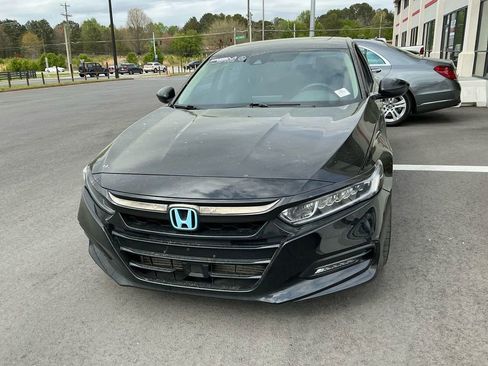 Used 2018 Honda Accord EX image 2