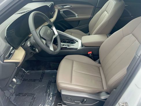 Certified 2025 Audi Q5 Premium AWD/4WD image 11