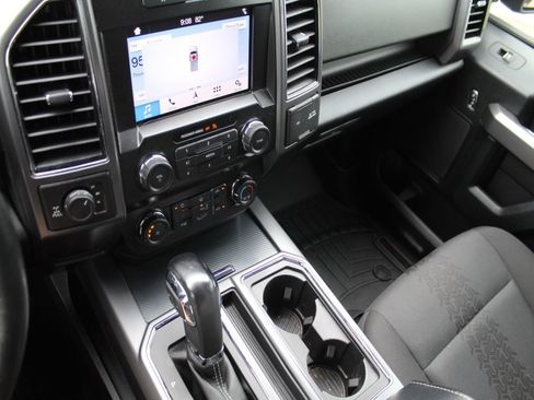 Used 2019 Ford F150 XLT w/ Equipment Group 302A Luxury AWD/4WD image 16