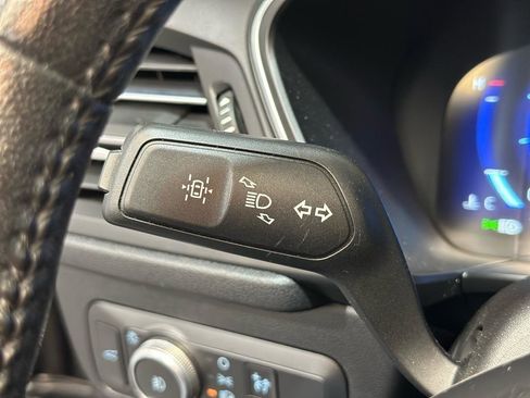 Used 2020 Ford Escape Titanium image 40