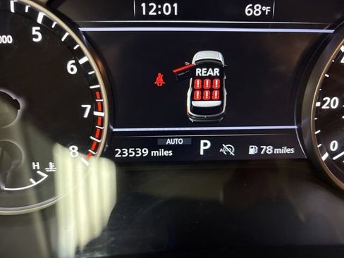 Used 2023 Nissan Pathfinder SL AWD/4WD image 23