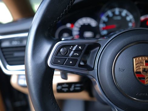 Used 2018 Porsche Panamera image 14