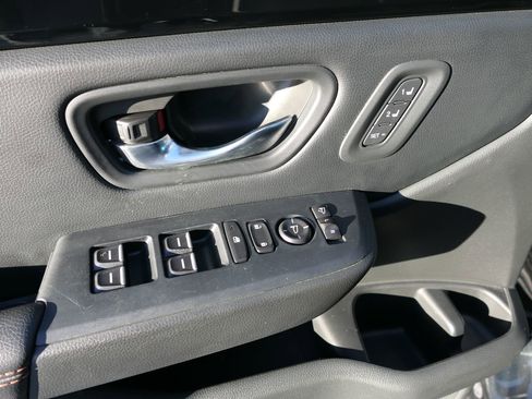 Used 2024 Honda Pilot TrailSport image 12