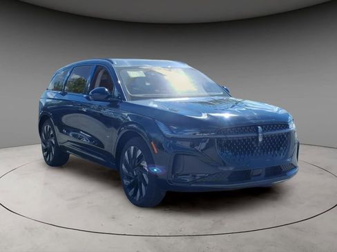 New 2026 Lincoln Nautilus Reserve w/ Jet Appearance Package AWD/4WD image 14