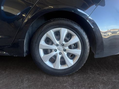 Used 2021 Toyota Corolla LE FWD image 14