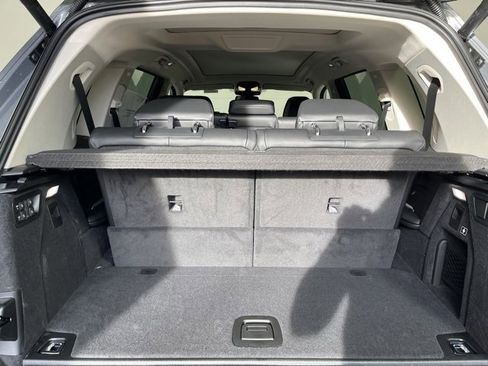 Used 2025 BMW X7 xDrive40i w/ Premium Package image 23