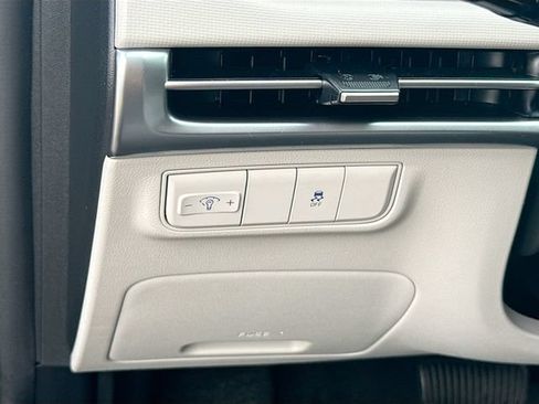 Certified 2026 Hyundai Tucson SE FWD image 10
