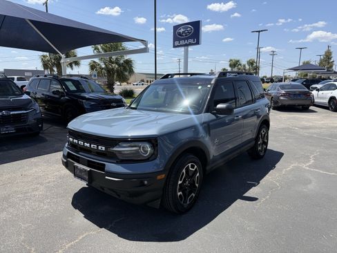 Used 2024 Ford Bronco Sport Outer Banks w/ Tech Package AWD/4WD image 3