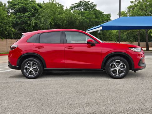 Used 2025 Honda HR-V EX-L image 2