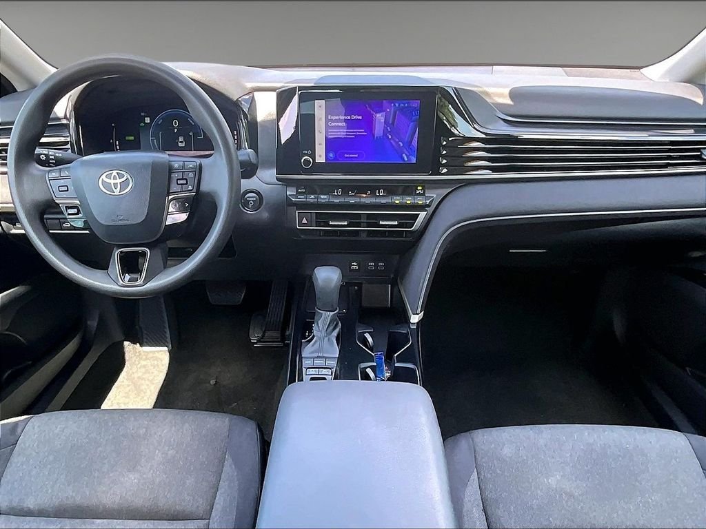 Used 2025 Toyota Camry LE FWD image 21