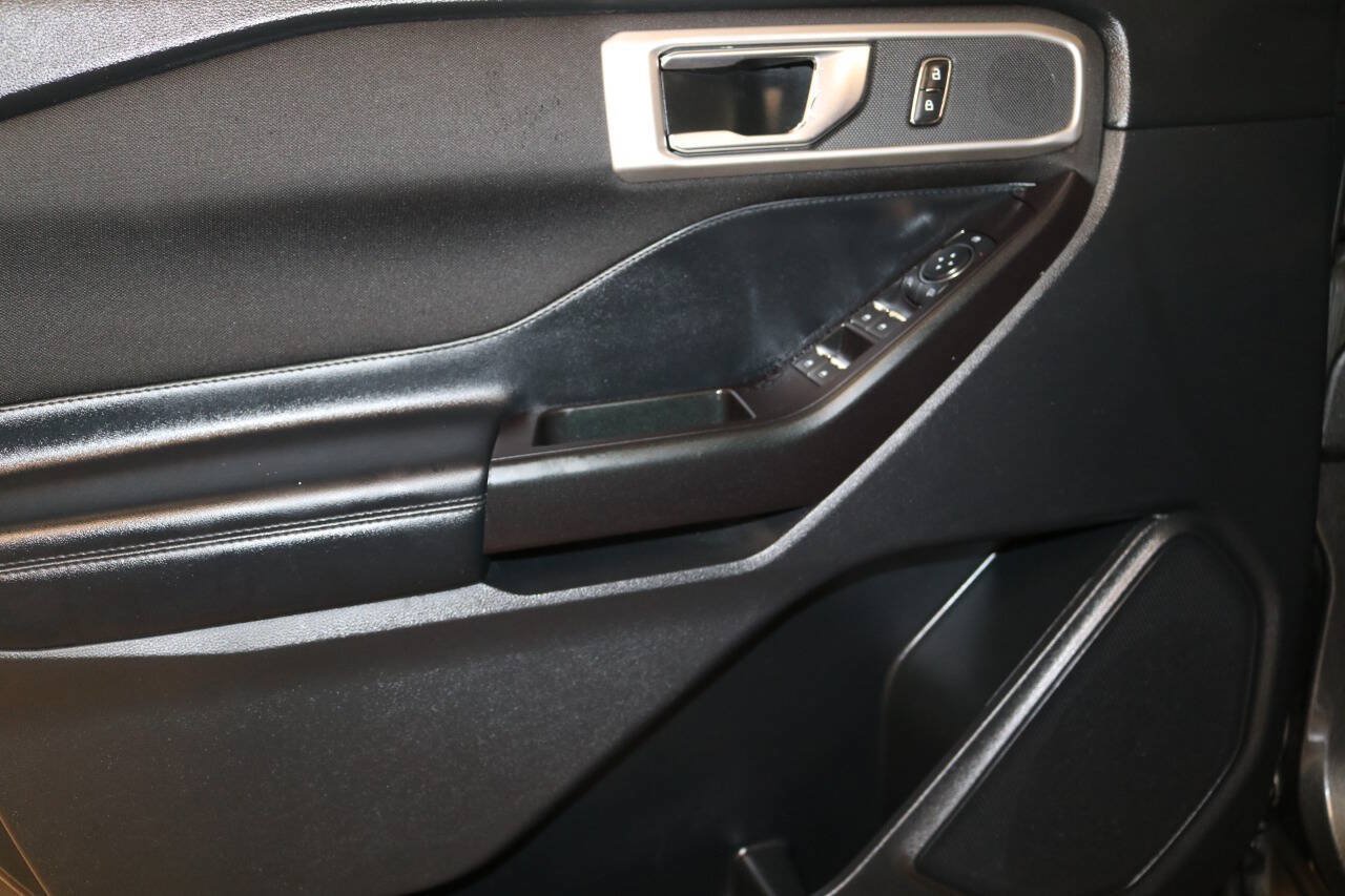 Used 2020 Ford Explorer XLT RWD image 65