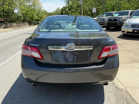 Used 2010 Toyota Camry XLE image 4